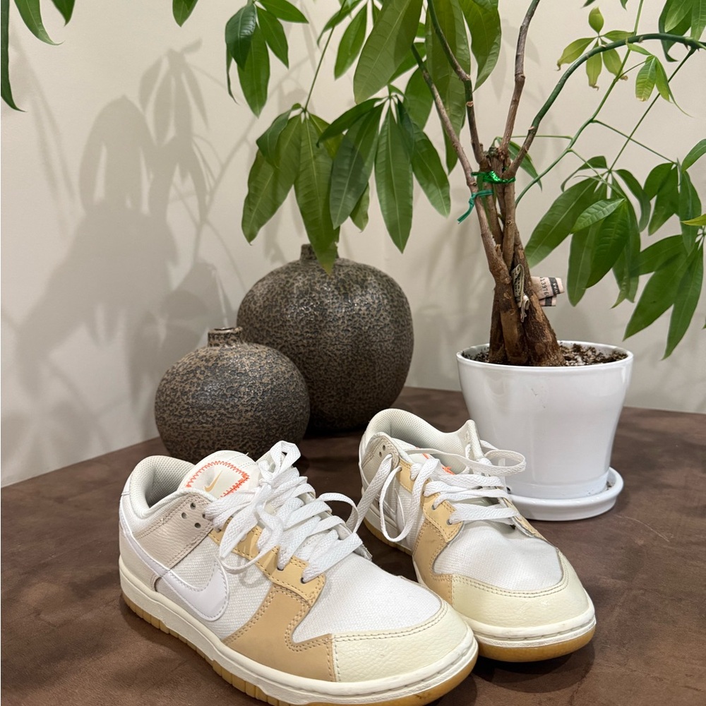 Nike Women's Sneakers in White and Tan